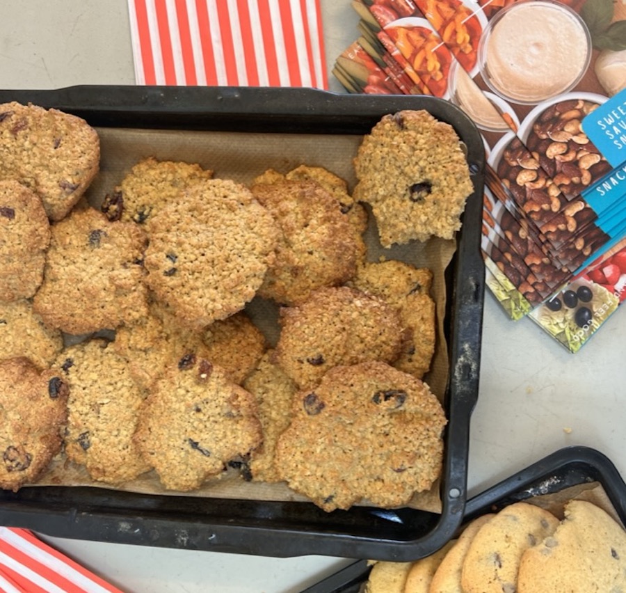 Chewy oat cookies